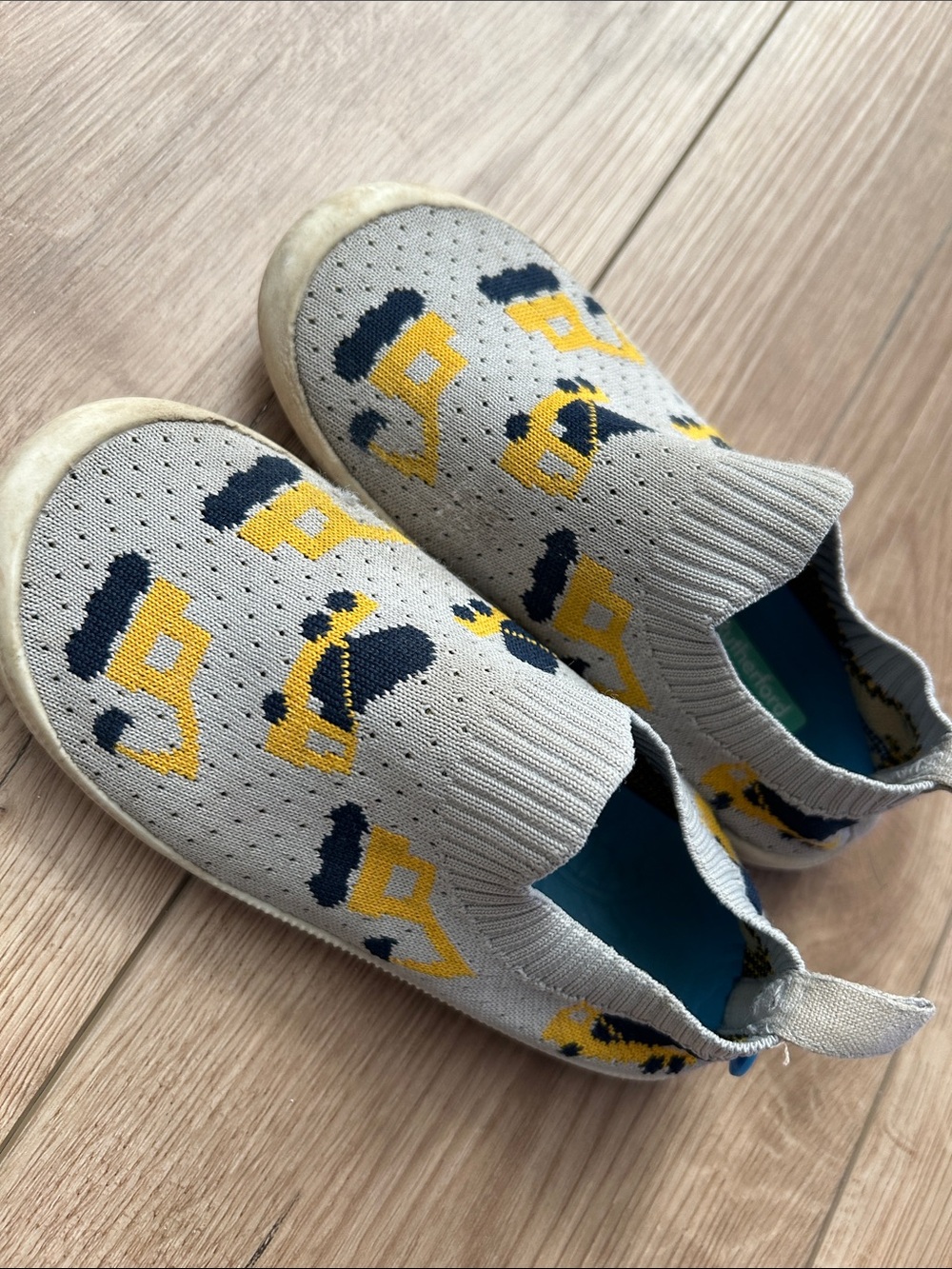 Kids Jan&Jul Gray Knit Slip-On Shoes with Yellow & Navy Construction Pattern